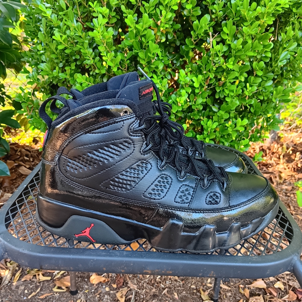 Jordan 9 Bred 2018 size 9.5